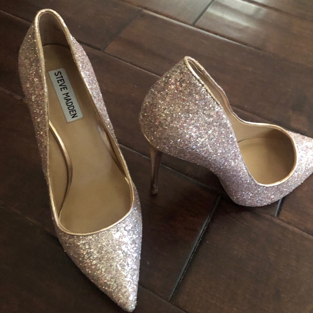 Steve Madden pink glitter “Daisie” pumps